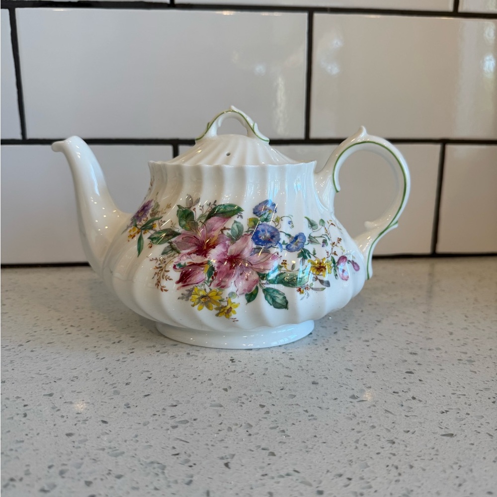 Royal Doulton Arcadia Bone China Teapot Vintage EUC Green Backstamp
